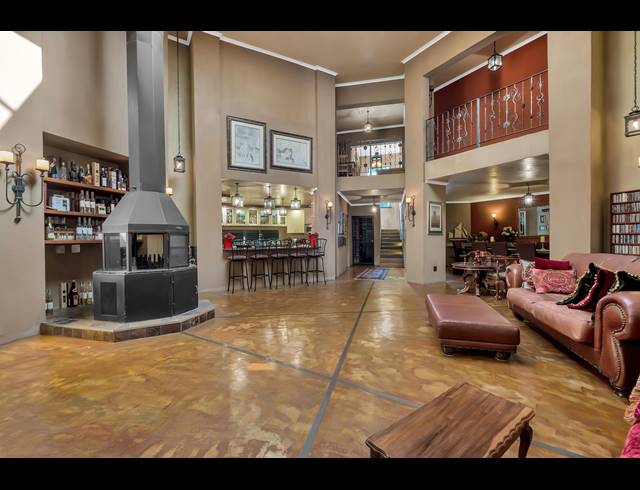 1,100M² GUESTHOUSE FOR SALE IN FERNDALE